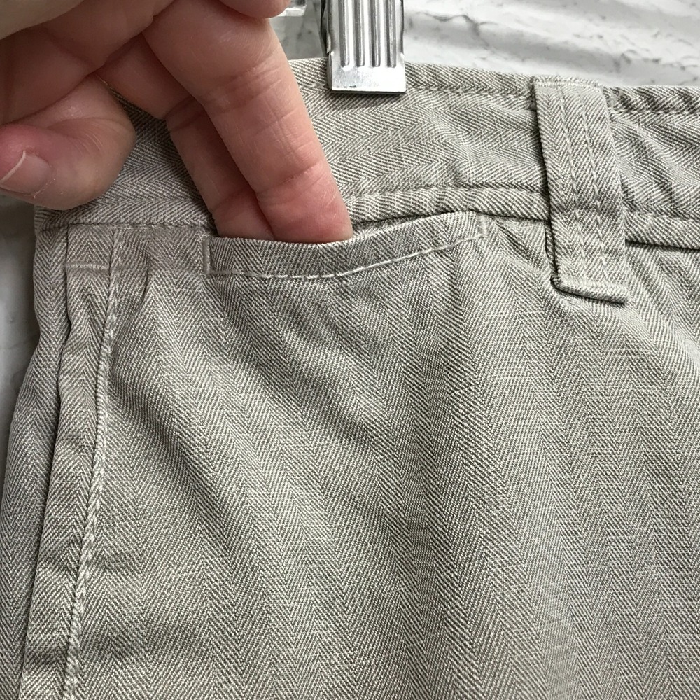 Tommy Bahama Shorts Mens 36 (35x10) Beige Chino Silk/Cotton Blend Flat Front - Picture 3 of 10
